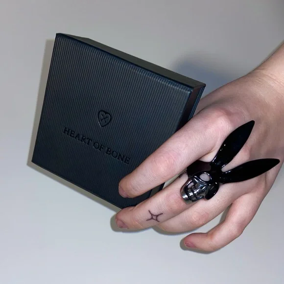 Heart of bone bunny ring online